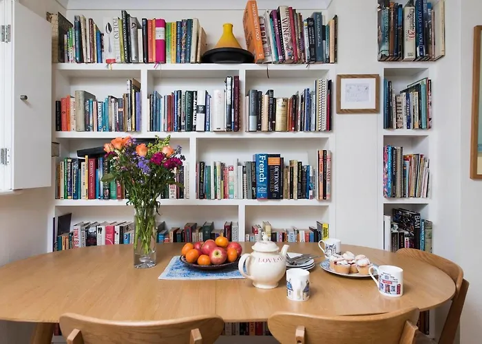 Lovely 2 Bedroom Family Home Near Tower Bridge