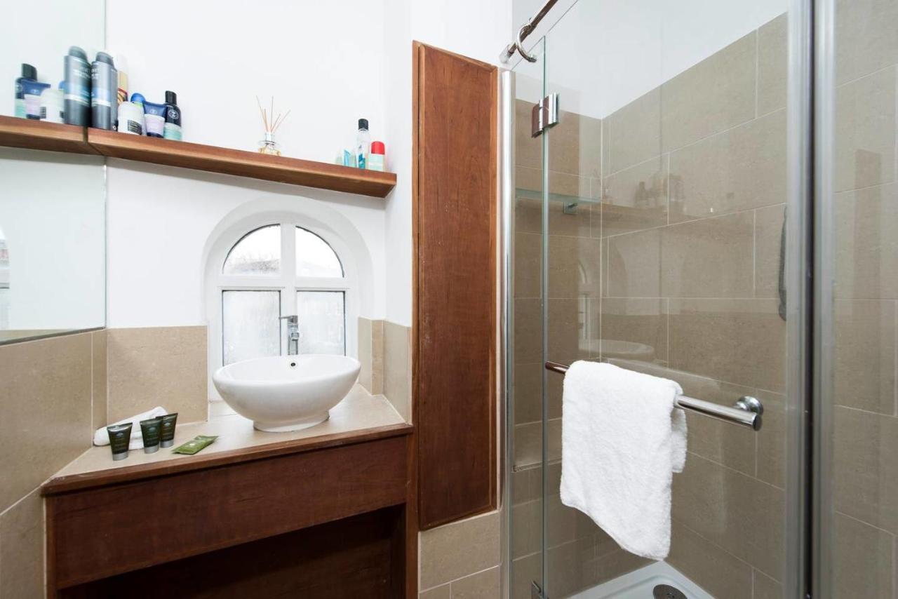 Lovely 2 Bedroom Family Near Tower Bridge Vakantiehuis *